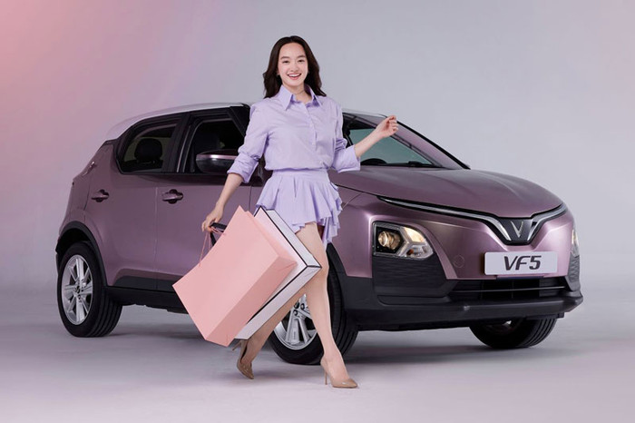 Với kiểu dáng hiện đại, chi phí tiết kiệm, VF 5 Plus được gọi tên là “mẫu xe quốc dân”. A2-8.jpg