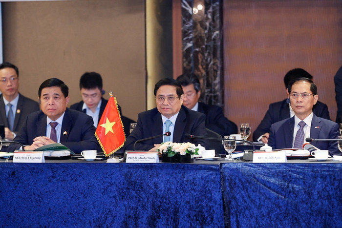 Sáng 1/7, Thủ tướng Phạm Minh Chính có cuộc Tọa đàm bàn tròn với lãnh đạo gần 20 tập đoàn lớn hàng đầu của Hàn Quốc trong các lĩnh vực. Ảnh: VGP/Nhật Bắc thutuong2.jpg