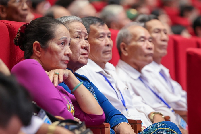 Các đại biểu người có công dự Hội nghị. Ảnh: VGP/Nhật Bắc Thủ tướng: Đẩy mạnh công tác 'đền ơn đáp nghĩa' với trách nhiệm lớn lao và nghĩa tình sâu nặng- Ảnh 5.