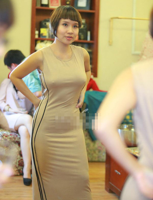 Mai Khôi đã từng tuyên ngôn rằng: "cái gì đẹp thì phải khoe ra"... Mai Khôi đã từng tuyên ngôn rằng: "cái gì đẹp thì phải khoe ra"...