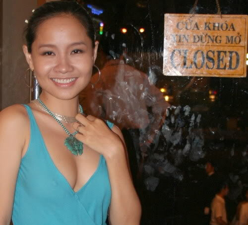 Vì thế cô thường xuyên "quên nội y" mỗi lần xuất hiện. Vì thế cô thường xuyên "quên nội y" mỗi lần xuất hiện.