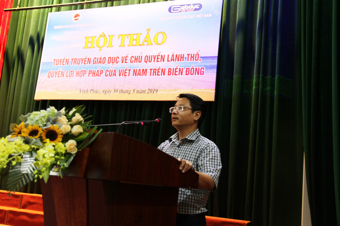 Thầy Nguyễn Văn Dũng, Trưởng ban Tuyên giáo Đảng ủy, Trưởng khoa Lịch sử Trường Đại học Sư phạm Hà Nội 2 cho biết, buổi Hội thảo rất ý nghĩa và hấp dẫn đối với sinh viên, cán bộ, giảng viên nhà trường. Ảnh: Vũ Phương. Thầy Nguyễn Văn Dũng, Trưởng ban Tuyên giáo Đảng ủy, Trưởng khoa Lịch sử Trường Đại học Sư phạm Hà Nội 2 cho biết, buổi Hội thảo rất ý nghĩa và hấp dẫn đối với sinh viên, cán bộ, giảng viên nhà trường. Ảnh: Vũ Phương.