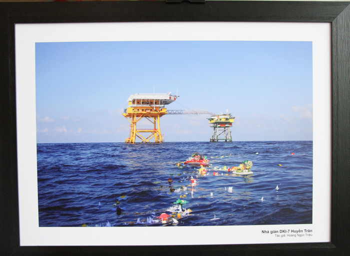 Tác phẩm: Nhà giàn ĐKI-7 Huyền Trân. Tác giả: Hoàng Ngọc Triệu.