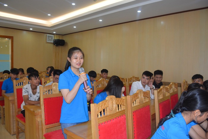 Chia sẻ của Tiến sĩ Trần Công Trục nhận được sự quan tâm rất lớn từ sinh viên Đại học Hùng Vương, ảnh: Vũ Phương. Chia sẻ của Tiến sĩ Trần Công Trục nhận được sự quan tâm rất lớn từ sinh viên Đại học Hùng Vương, ảnh: Vũ Phương.