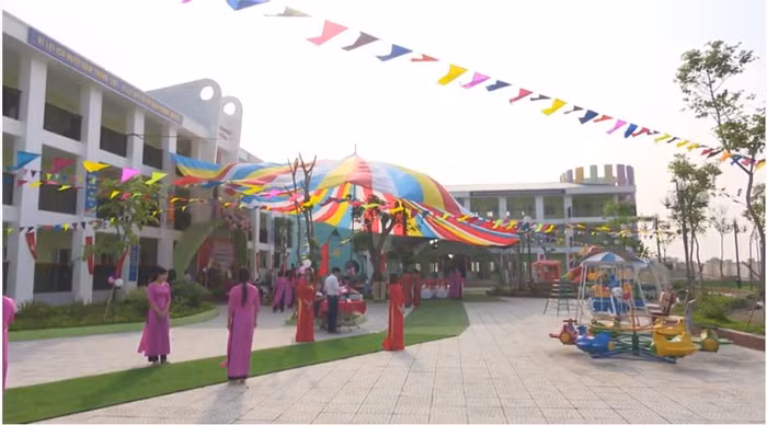 Hình ảnh chiếc đu quay tại Trường mầm non Tam Đồng (huyện Mê Linh, Hà Nội), nơi cháu A. bị gãy chân. Ảnh: Mầm non Tam Đồng.