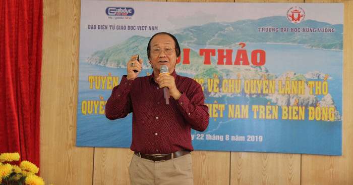 Tiến sĩ Trần Công Trục, diễn giả buổi Hội thảo đưa ra các khái niệm pháp lý về chủ quyền lãnh thổ, biên giới quốc gia, các quyền tài phán của quốc gia ven biển. Ảnh: Vũ Phương. Tiến sĩ Trần Công Trục, diễn giả buổi Hội thảo đưa ra các khái niệm pháp lý về chủ quyền lãnh thổ, biên giới quốc gia, các quyền tài phán của quốc gia ven biển. Ảnh: Vũ Phương.