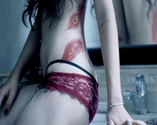 Thiếu nữ hóa công