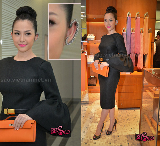 Linh Nga cuốn hút bởi phong cách thời trang sành điệu và khuyên tai ấn tượng. Linh Nga cuốn hút bởi phong cách thời trang sành điệu và khuyên tai ấn tượng.