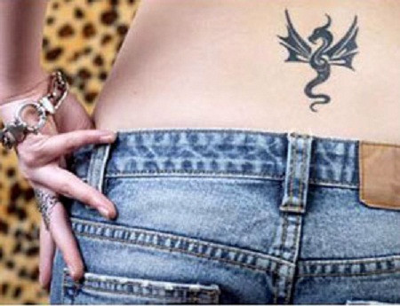 Chú cá ngựa bơi lạc