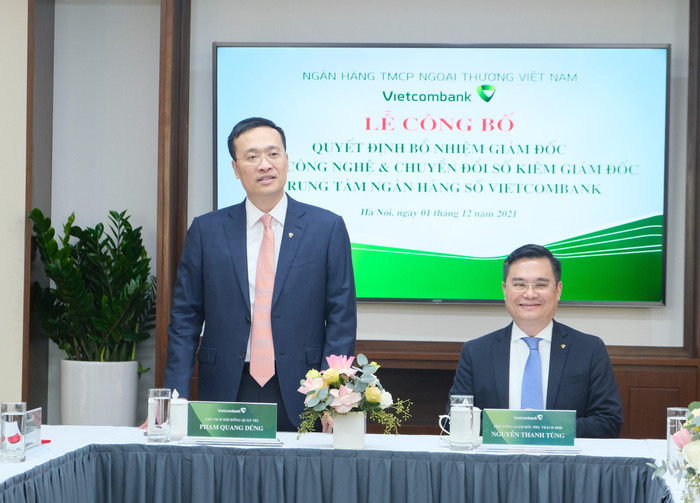 Ông Phạm Quang Dũng - Uỷ viên Ban Chấp hành Đảng bộ Khối Doanh nghiệp Trung ương, Bí thư Đảng ủy, Chủ tịch Hội đồng quản trị Vietcombank (ngoài cùng bên trái) phát biểu giao nhiệm vụ. Ông Phạm Quang Dũng - Uỷ viên Ban Chấp hành Đảng bộ Khối Doanh nghiệp Trung ương, Bí thư Đảng ủy, Chủ tịch Hội đồng quản trị Vietcombank (ngoài cùng bên trái) phát biểu giao nhiệm vụ.