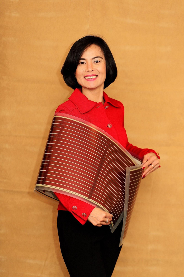 Giáo sư Nguyễn Thục Quyên, Khoa Hóa & Hóa sinh tại Đại học California, Santa Barbara, từng được bình chọn là Trí tuệ Khoa học có Ảnh hưởng nhất Thế giới nhiều năm liền và thuộc Top 1% Nhà nghiên cứu Khoa học Vật liệu được Trích dẫn Nhiều nhất thế giới của Thomson Reuters và Clarivate Analytics. Giáo sư Nguyễn Thục Quyên, Khoa Hóa & Hóa sinh tại Đại học California, Santa Barbara, từng được bình chọn là Trí tuệ Khoa học có Ảnh hưởng nhất Thế giới nhiều năm liền và thuộc Top 1% Nhà nghiên cứu Khoa học Vật liệu được Trích dẫn Nhiều nhất thế giới của Thomson Reuters và Clarivate Analytics.
