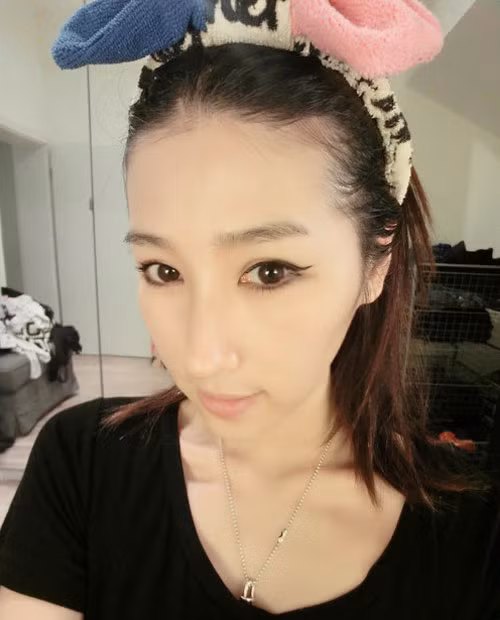 Gương mặt bạn đã có phần khác biệt so với ban đầu sau khi trang điểm phần mắt