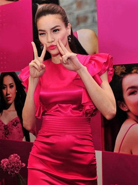 Và gương mặt 'vêu vao', hốc hác