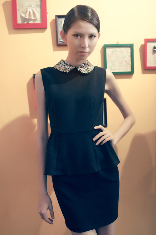 Mỗi lần xuất hiện 'bộ xương di động' Cao Thùy Dương khiến nhiều người choáng váng vì thân hình 'còm nhom' của mình