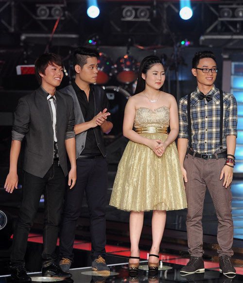 Hương Tràm cũng mix trang phục cùng phụ kiện khá 'ăn ý' với nhau phải không? Hương Tràm cũng mix trang phục cùng phụ kiện khá 'ăn ý' với nhau phải không?