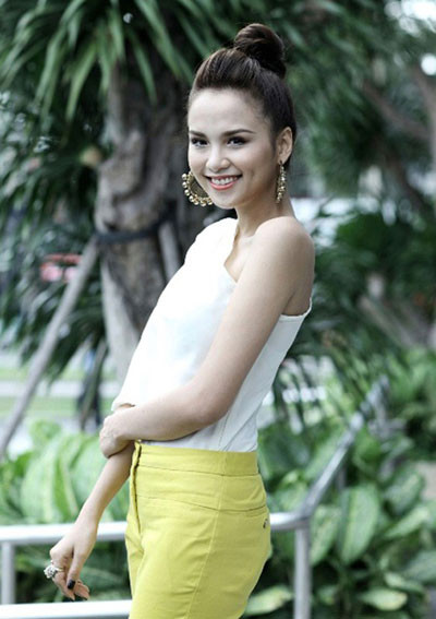 Diễm Hương giản dị mà cuốn hút.