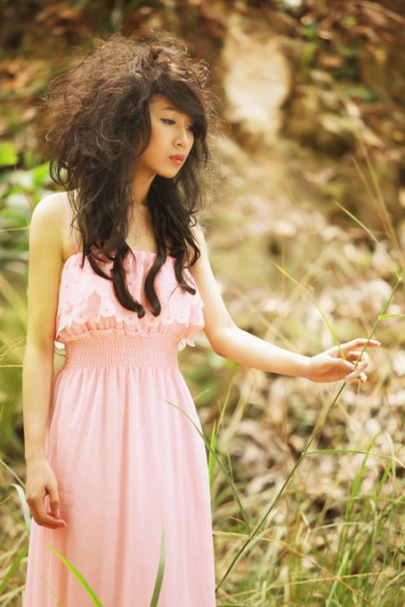 Hải Nguyên Phát hành album online Chia đôi vào khoảng gần cuối năm 2011 xong cũng là lúc ca sĩ Hải Nguyên bặt vô âm tín. Sau gần một năm ở ẩn, tránh né dư luận và báo chí, ca sĩ Hải Nguyên đã chính thức chia sẻ những hình ảnh đầu tiên về công cuộc chuyển giới của mình đến với khán giả. Đây cũng chính là câu trả lời xác thực của người đẹp dành cho những thông tin trước đây mà báo chí đã từng đăng tải. Hải Nguyên Phát hành album online Chia đôi vào khoảng gần cuối năm 2011 xong cũng là lúc ca sĩ Hải Nguyên bặt vô âm tín. Sau gần một năm ở ẩn, tránh né dư luận và báo chí, ca sĩ Hải Nguyên đã chính thức chia sẻ những hình ảnh đầu tiên về công cuộc chuyển giới của mình đến với khán giả. Đây cũng chính là câu trả lời xác thực của người đẹp dành cho những thông tin trước đây mà báo chí đã từng đăng tải.