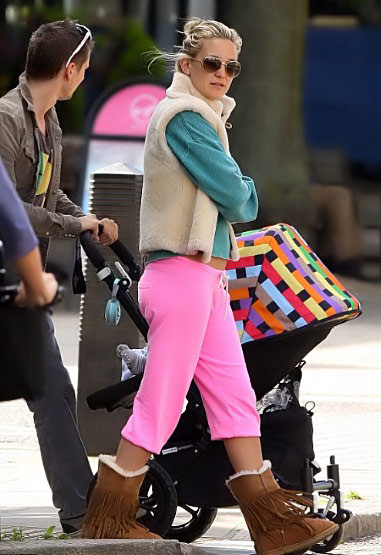 Kate Hudson lượm thuộm, màu mè xuống phố Kate Hudson lượm thuộm, màu mè xuống phố