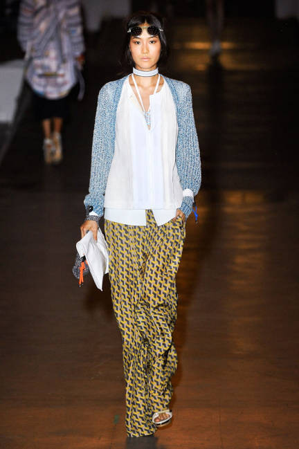 Quần ống suông, tạo cảm giác thoáng mát và dễ chịu cho người mặc của thương hiệu Rag&Bone. Quần ống suông, tạo cảm giác thoáng mát và dễ chịu cho người mặc của thương hiệu Rag&Bone.