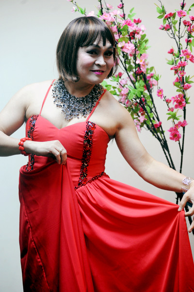 Để diễn được những vai tưng tửng mà rất gần gũi với khán giả, theo Xuân Hinh, điều cần nhất là năng khiếu, cộng thêm duyên hài và tinh thần học hỏi, sáng tạo. Tấu hài không hề dễ, trong vòng 15 phút phải làm cho người ta thấy hấp dẫn, thấy thích. Để diễn được những vai tưng tửng mà rất gần gũi với khán giả, theo Xuân Hinh, điều cần nhất là năng khiếu, cộng thêm duyên hài và tinh thần học hỏi, sáng tạo. Tấu hài không hề dễ, trong vòng 15 phút phải làm cho người ta thấy hấp dẫn, thấy thích.