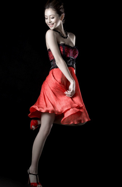 Nét quyến rũ đầy cá tính của Jennifer Phạm.