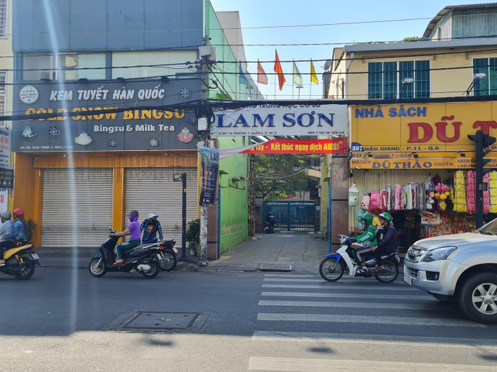 Trường trung học cơ sở Lam Sơn, quận 6, Thành phố Hồ Chí Minh (ảnh: P.L) Trường trung học cơ sở Lam Sơn, quận 6, Thành phố Hồ Chí Minh (ảnh: P.L)