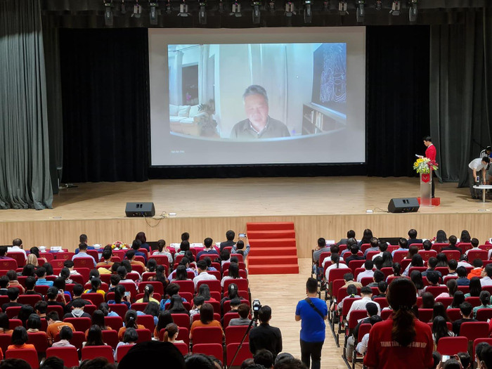 Giáo sư Ngô Bảo Châu giao lưu trực tuyến với học sinh, sinh viên thành phố (ảnh: P.L) Giáo sư Ngô Bảo Châu giao lưu trực tuyến với học sinh, sinh viên thành phố (ảnh: P.L)