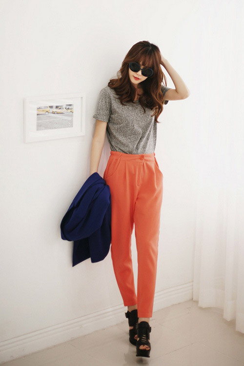 Những chiếc quần baggy với phần hông và đùi rộng rãi cũng thích hợp che giấu đôi chân không như ý