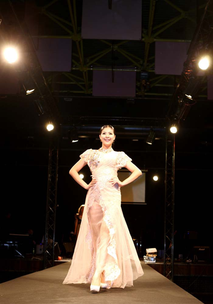 Theo thông tin từ phía BTC, đêm diễn được khán giả tại thành phố Geneva đón nhận và ủng hộ nhiệt tình.Số tiền và đồ vật quyên góp được sau đêm diễn sẽ được gửi đến các gia đình các cháu nhỏ có hoàn cảnh khó khăn đang điều trị tại Viện bỏng quốc gia và trung tâm bảo trợ số 1 Đồng Dầu - Đông Anh - Hà Nội.