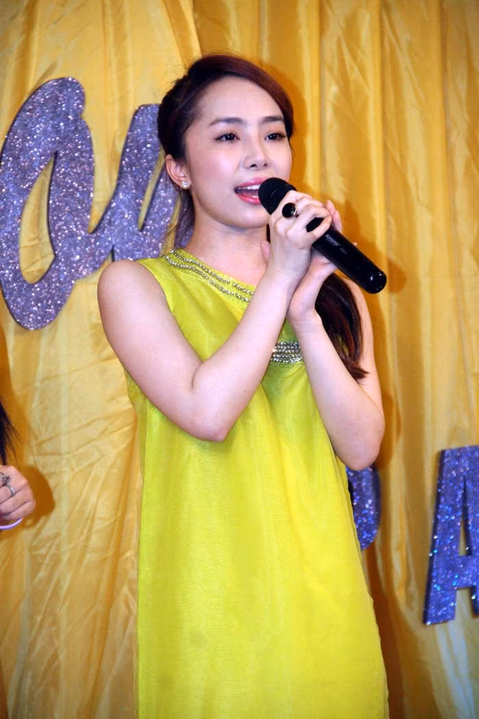 Quỳnh Nga giới thiệu, sân chơi này không chỉ có giá trị giải thưởng lớn hơn 140 triệu, mà nó còn là cơ hội cho những nữ sinh nào muốn theo đuổi lĩnh vực giải trí.