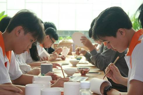 Một tiết học ngoài nhà trường của học sinh Trường Đào Duy Anh (ảnh: CTV) Một tiết học ngoài nhà trường của học sinh Trường Đào Duy Anh (ảnh: CTV)