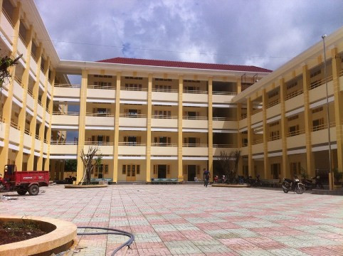 Trường trung học cơ sở Bình Chánh, huyện Bình Chánh, Thành phố Hồ Chí Minh (ảnh: website nhà trường) Trường trung học cơ sở Bình Chánh, huyện Bình Chánh, Thành phố Hồ Chí Minh (ảnh: website nhà trường)