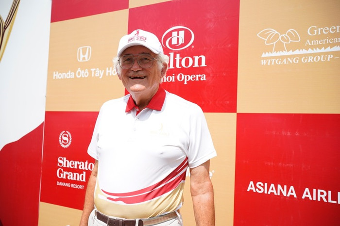Golf thủ David Elliott đến từ Mỹ rất háo hức được trải nghiệm chơi golf tại BRG Golf Hà Nội Festival 2019 Golf thủ David Elliott đến từ Mỹ rất háo hức được trải nghiệm chơi golf tại BRG Golf Hà Nội Festival 2019