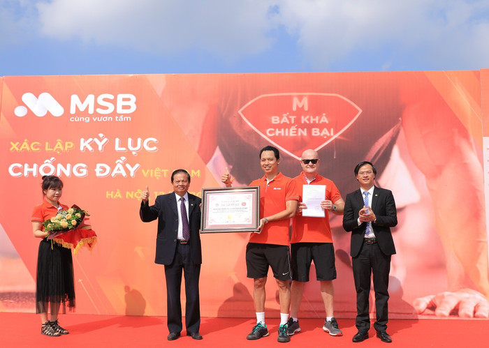 MSB nhận Kỷ lục Guiness Việt Nam "Đơn vị có số lượng cán bộ nhân viên tham gia chống đẩy đông nhất tại cùng 1 thời điểm". MSB nhận Kỷ lục Guiness Việt Nam "Đơn vị có số lượng cán bộ nhân viên tham gia chống đẩy đông nhất tại cùng 1 thời điểm".