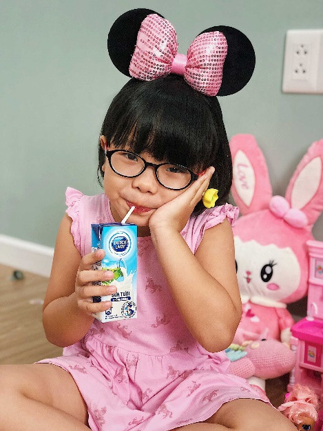 Dòng sữa thuần khiết với yếu tố “4 có” cho trẻ phát triển mỗi ngày Dòng sữa thuần khiết với yếu tố “4 có” cho trẻ phát triển mỗi ngày