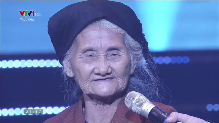 Cụ Đỗ Thị Mơ (quê Thanh Hóa) từng đề nghị chính quyền đưa mình ra khỏi danh sách hộ nghèo. (Ảnh: VTV) Cụ Đỗ Thị Mơ (quê Thanh Hóa) từng đề nghị chính quyền đưa mình ra khỏi danh sách hộ nghèo. (Ảnh: VTV)