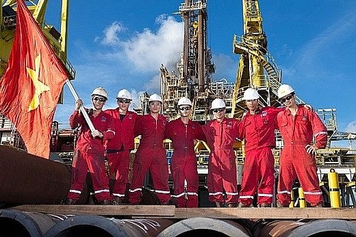 Cán bộ công nhân viên làm việc trên giàn đều muốn góp phần khẳng định chủ quyền biển đảo Việt Nam