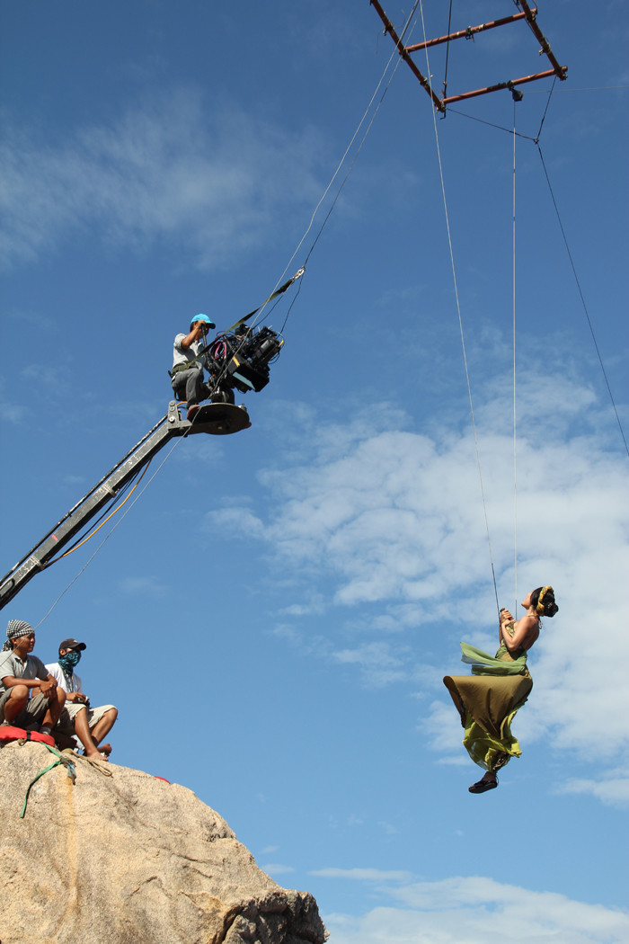 Cảnh quay hậu trường của Diễm My 9x.