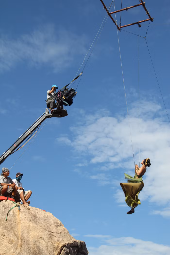 Cảnh quay hậu trường của Diễm My 9x. Cảnh quay hậu trường của Diễm My 9x.