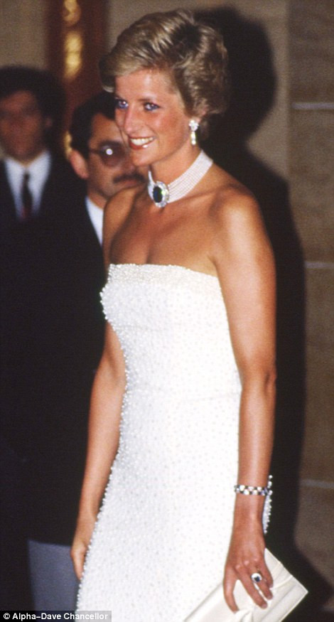 Công nương xứ Wales, Diana cũng &quot;mê mẩn&quot; những thiết kế của ông