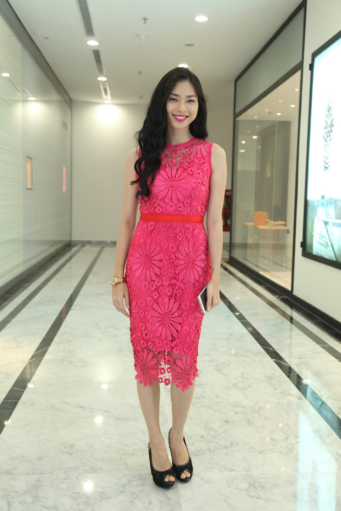 Cô thường tham gia những bộ phim hành động đình đám.