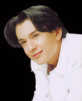 Mái tóc bổ đôi tạo thành 'mốt' những năm cuối 90 của Đan Trường Mái tóc bổ đôi tạo thành 'mốt' những năm cuối 90 của Đan Trường