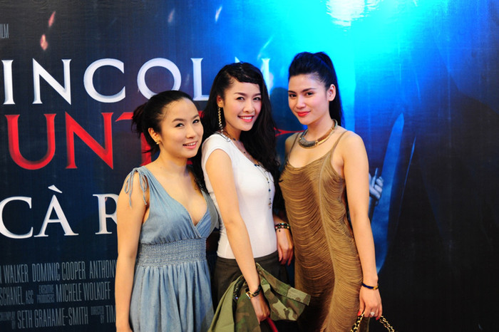 Liên quan tới sự việc này, ngày 3-8, Thiếu tá Phương Ánh Việt, đội trưởng Đội điều tra tổng hợp – Công an quận Tây Hồ (Hà Nội) cho biết, gần hai tháng xảy ra vụ việc người mẫu Hồng Quế bị tố đánh người, cơ quan công an quận này đã đưa ra mức xử phạt đối với Hồng Quế và ca sĩ Phạm Vân Quế (tức Quế Vân).