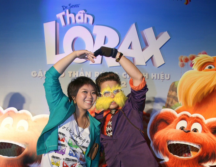 Thanh Bạch là một MC nổi tiếng với cách dẫn hoạt náo, vui nhộn. Thanh Bạch là một MC nổi tiếng với cách dẫn hoạt náo, vui nhộn.