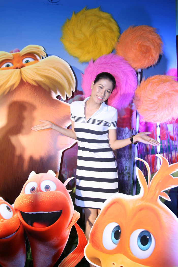 Người mẫu Trang Trần cũng có mặt tại lễ ra mắt bộ phim. Người mẫu Trang Trần cũng có mặt tại lễ ra mắt bộ phim.