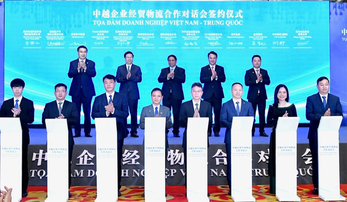 Thủ tướng Phạm Minh Chính chứng kiến nghi thức ký điện tử thỏa thuận hợp tác giữa các doanh nghiệp hai nước. (Ảnh: Thanh Giang) Thủ tướng Phạm Minh Chính chứng kiến nghi thức ký điện tử thỏa thuận hợp tác giữa các doanh nghiệp hai nước. (Ảnh: Thanh Giang)