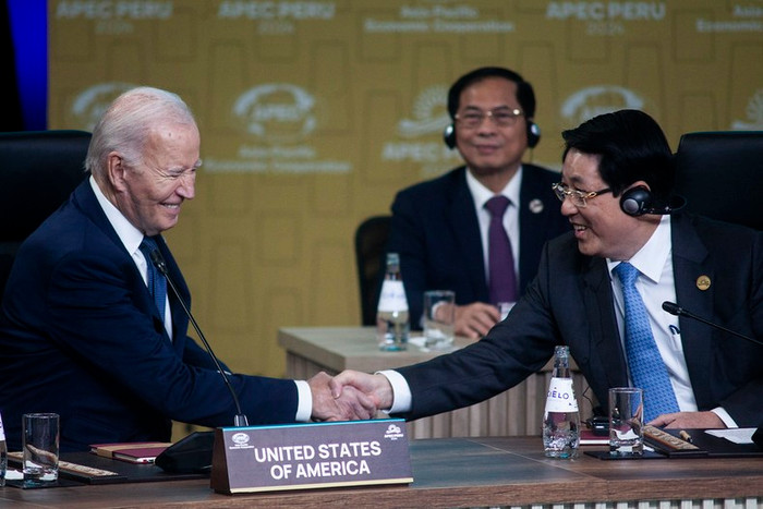 Chủ tịch nước Lương Cường và Tổng thống Mỹ Joe Biden tại Đối thoại. Chủ tịch nước Lương Cường và Tổng thống Mỹ Joe Biden tại Đối thoại.