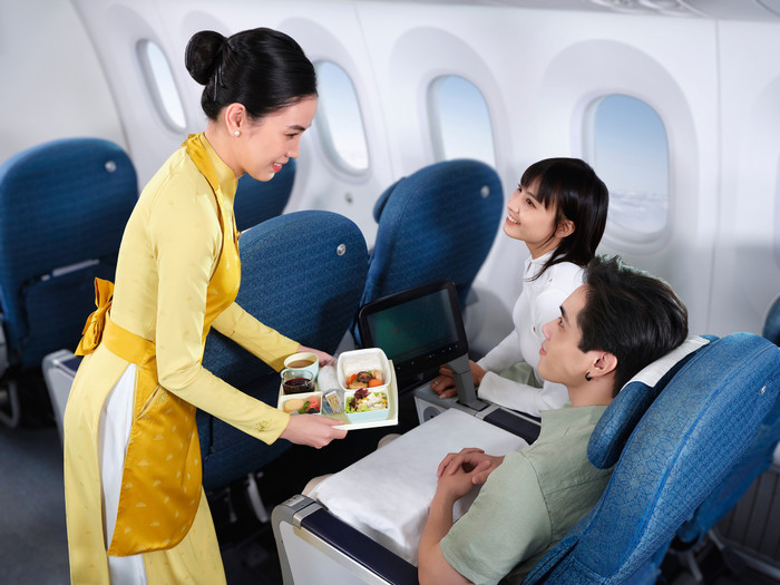 Không chỉ được khách hàng đánh giá cao bởi dịch vụ chuyên nghiệp, đẳng cấp quốc tế, Vietnam Airlines còn được yêu mến nhờ nỗ lực phát triển bền vững, tích cực bảo vệ môi trường và thực hiện các hoạt động vì lợi ích cộng đồng. 3.jpg