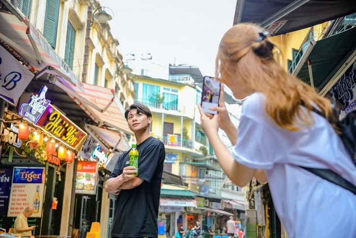 Phục vụ nhà hàng, quán ăn hay bán hàng là những việc làm thêm quen thuộc của nhiều tân sinh viên để có thêm chi phí trang trải cho cuộc sống. Phục vụ nhà hàng, quán ăn hay bán hàng là những việc làm thêm quen thuộc của nhiều tân sinh viên để có thêm chi phí trang trải cho cuộc sống.