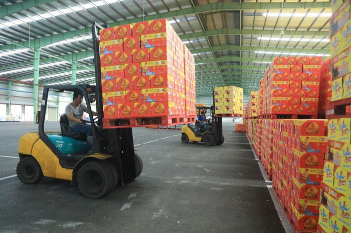 Ngành nước giải khát ngày càng lớn mạnh và đóng góp giá trị quan trọng vào nền kinh tế đất nước. Ngành nước giải khát ngày càng lớn mạnh và đóng góp giá trị quan trọng vào nền kinh tế đất nước.